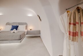 Sun Angelos Oia - Luxury Cave Suites