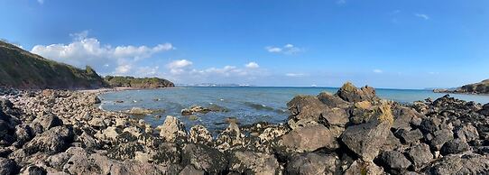 Pool-garden-2br-parking-wifi-sleeps6