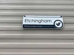 Pool-garden-2br-parking-wifi-sleeps6