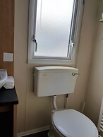 Pool-garden-2br-parking-wifi-sleeps6