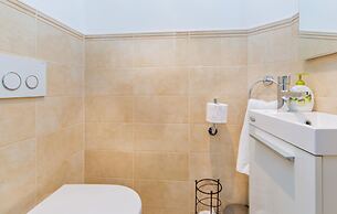 Steps Old Town Apartments by Irundo