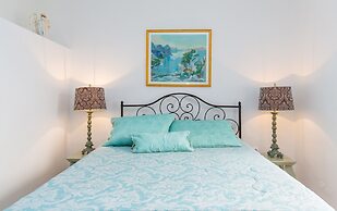 Steps Old Town Apartments by Irundo