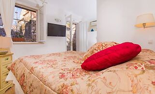 Steps Old Town Apartments by Irundo