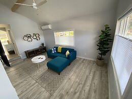 Newly Remodeled 4th Street Work-friendly Home by Redawning
