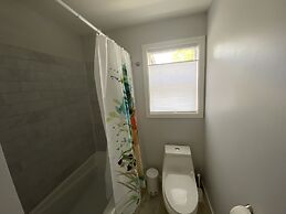 Newly Remodeled 4th Street Work-Friendly Home by RedAwning