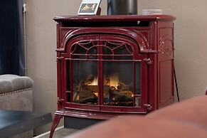 Cozens Pointe I-101 2 Bedroom Condo by RedAwning