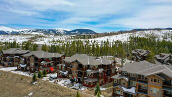 Cozens Pointe I-101 2 Bedroom Condo by RedAwning