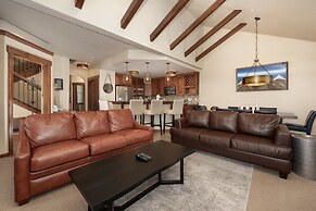 Cozens Pointe I-101 2 Bedroom Condo by RedAwning