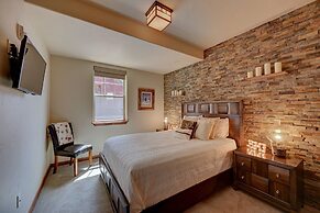 Cozens Pointe I-101 2 Bedroom Condo by RedAwning