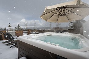 Cozens Pointe I-101 2 Bedroom Condo by RedAwning