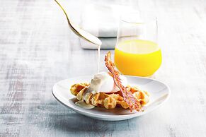 Oriental Hotel Universal City