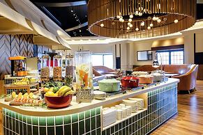 Oriental Hotel Universal City