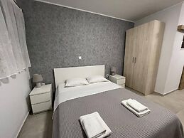 AVR DELUXE SUITES 6 AIRPORT FREE SHUTTLE