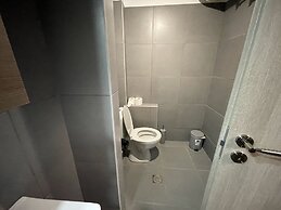 AVR DELUXE SUITES 6 AIRPORT FREE SHUTTLE