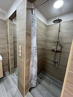 AVR DELUXE SUITES 6 AIRPORT FREE SHUTTLE