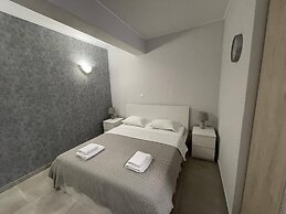 AVR DELUXE SUITES 6 AIRPORT FREE SHUTTLE