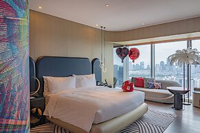 W Xiamen