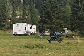 Helmcken Falls Lodge