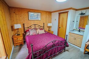 Helmcken Falls Lodge