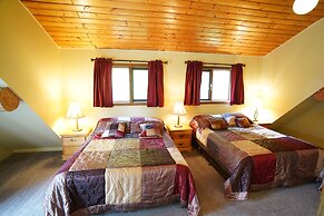 Helmcken Falls Lodge