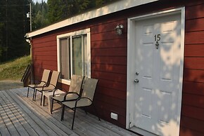 Helmcken Falls Lodge