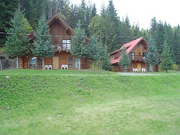 Helmcken Falls Lodge