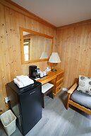 Helmcken Falls Lodge