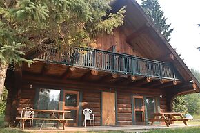 Helmcken Falls Lodge