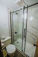 Helmcken Falls Lodge