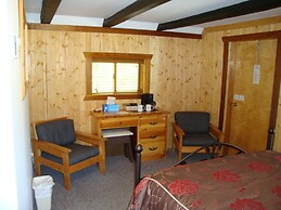 Helmcken Falls Lodge