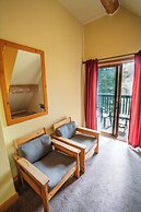 Helmcken Falls Lodge