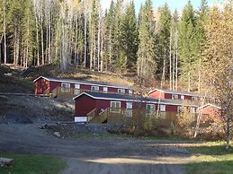 Helmcken Falls Lodge