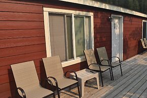 Helmcken Falls Lodge