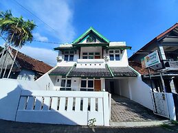 Homestay Jogja 4 Kamar Tidur Full AC Seputaran Umbulharjo dekat Gembir