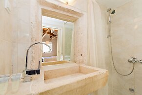 The Walls Studios by Irundo