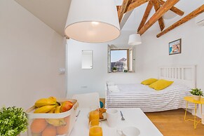 The Walls Studios by Irundo