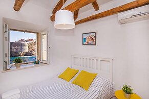 The Walls Studios by Irundo