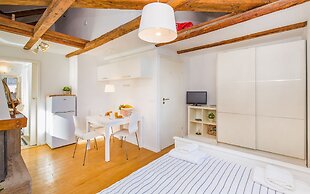 The Walls Studios by Irundo