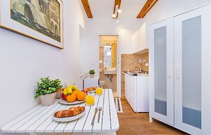 The Walls Studios by Irundo