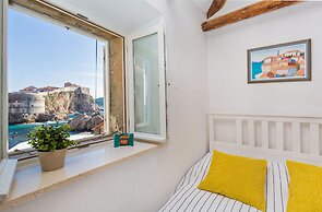 The Walls Studios by Irundo