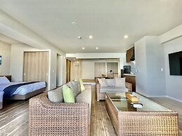 Coral Palace Onna by Sunset Avenue