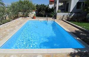 Villa With Garden and Pool, Supetar, Island Brac