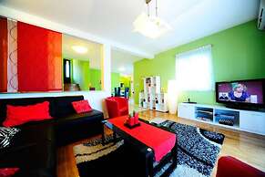 Villa With Garden and Pool, Supetar, Island Brac