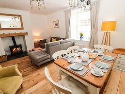 Curlew Cottage, 2 Fenkle Street