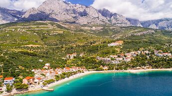 Studio Next to the Beach w Terrace & Parking