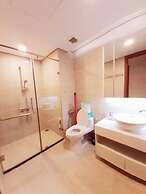 Spacious Modern 4-bed 140sqm Vinhomes Apartment