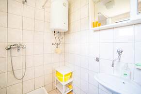 Apt Next to the Beach w Balcony and sea View