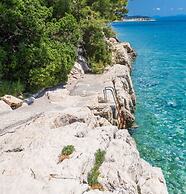 Apt Next to the Beach w Balcony and sea View
