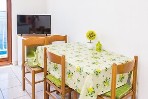 Apt Next to the Beach w Balcony and sea View