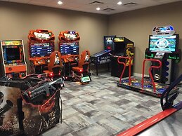 Windsor At Westside-2018emdil 4 Bedroom Home by RedAwning